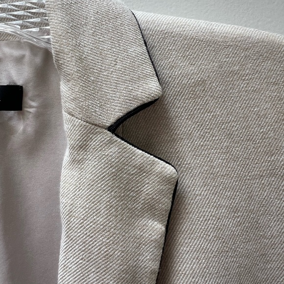 Ann Taylor linen-blend fully lined notched one button blazer in Size 2 - Picture 3 of 7